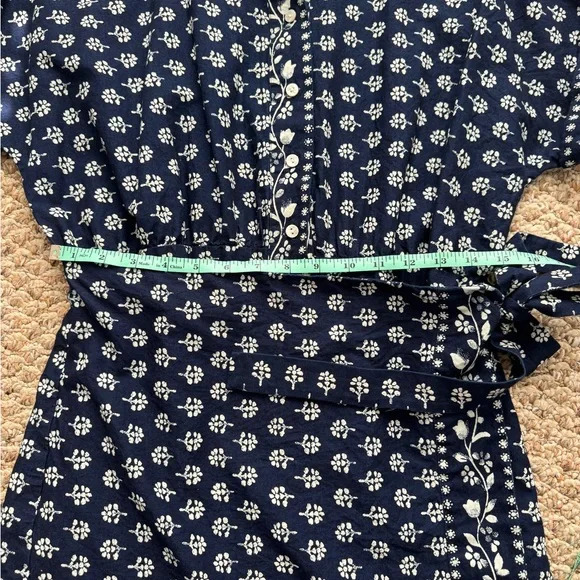EUC! Ann Taylor Weekend Collection Petaled Wrap Shirtdress | Size 8 - Picture 7 of 9